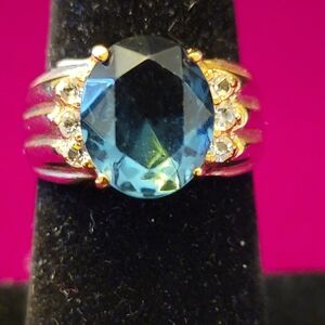 VTG EUC Cocktail Ring With Blue Topaz Colored Stone And Clear CZs Size 7